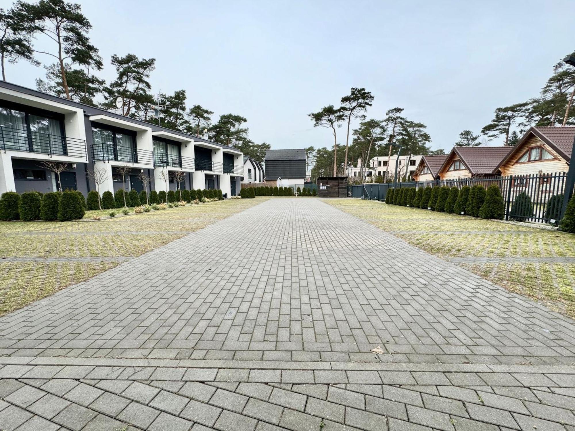 Prestige House Apartament - 2 Sypialnie Z Ogrodkiem I Basenem 포비에로보 외부 사진