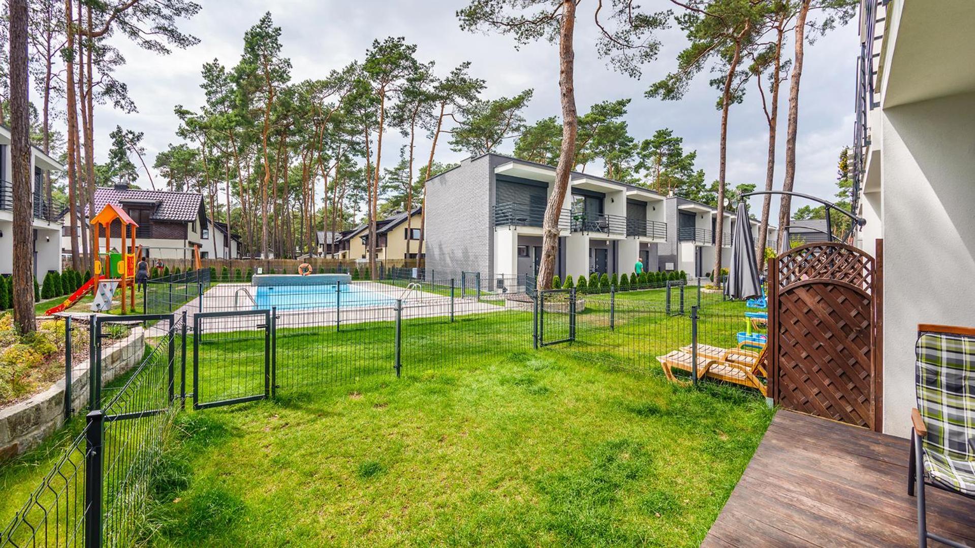 Prestige House Apartament - 2 Sypialnie Z Ogrodkiem I Basenem 포비에로보 외부 사진